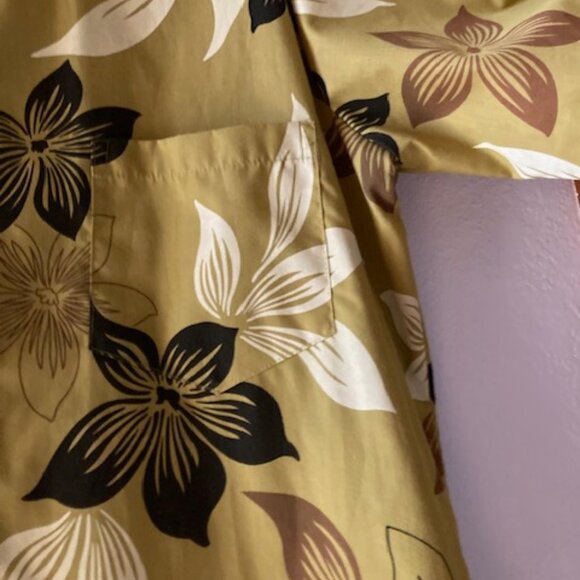 MALIHINI HAWAII Men's Aloha Resort Wear Stephanotis Pua's Flower Button NICE  L - Picture 10 of 14